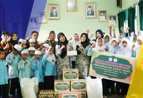 PTS Terbaik ASEAN Universitas Teknokrat Indonesia Tunaikan Zakat Mal