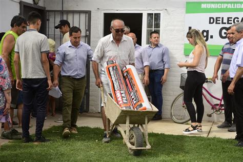 Entrega De Membranas A Familias Del Departamento Afectadas Por Las