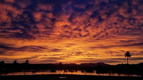 Superstition Mountain sunrise : r/arizonamonsoon