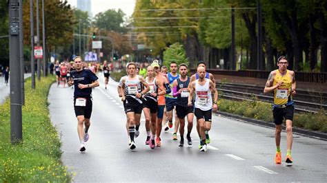 Köln Marathon Foto Finish im Ziel viele Fotos