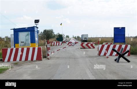 Border Guards Serve At The Border Crossing Point Chaplinka September 20 2017 Chaplinsky