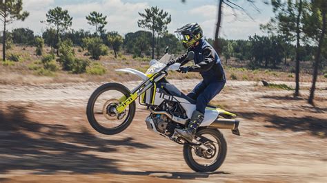 Husqvarna 2023 Enduro 701 Abs 車款介紹 Yahoo奇摩汽車機車