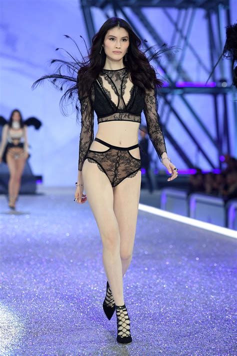 Lo Más Hot Del Victorias Secret Fashion Show 2016 Fotogalería