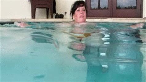 Bbw Suzy Q M Underwater View Hd P Bbw Suzyq And Her M Wonders Clips Sale