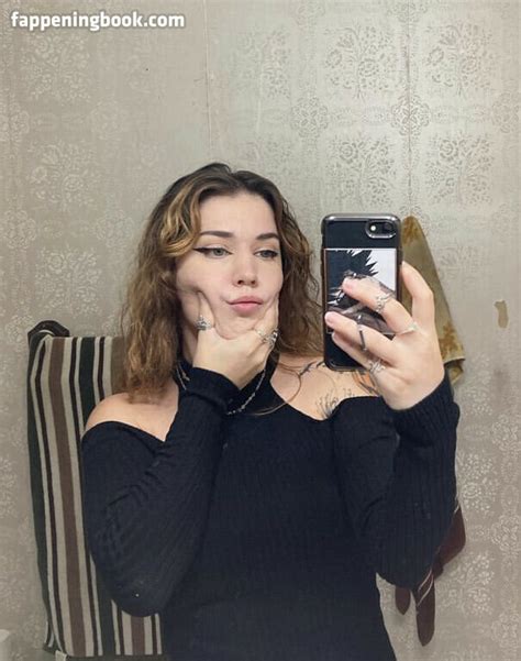 Kae Whatever Kissesfromkae Kaewhatever Nude OnlyFans Leaks Fappening FappeningBook