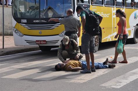 Idoso é atropelado por motociclista no centro ac24horas