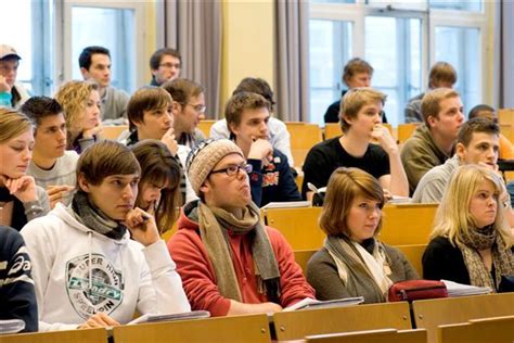 Studenten im Hörsaal Mood Boards Quick Students