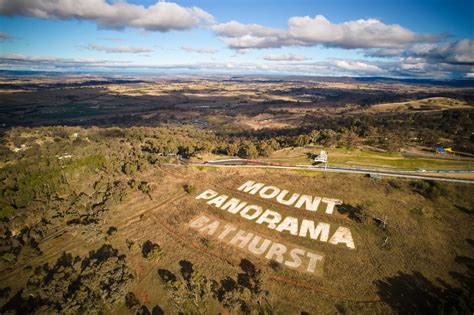 Mount Panoramawahluu Attraction Mount Panorama Bathurst Regional