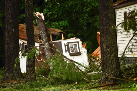 Storms Flood The Ozarks And Strand Drivers In Toronto New York