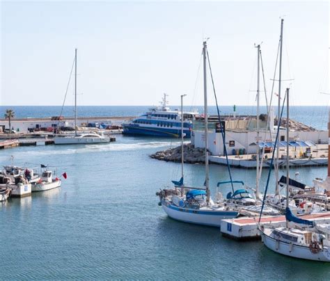 El Nuevo Ferry Barcelona Sitges Llega Al Puerto Port De Sitges