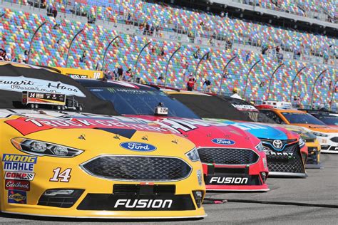 NASCAR: 2018 Daytona 500 highlights, updates, video