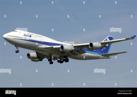 Ana boeing 747 400 hi-res stock photography and images - Alamy