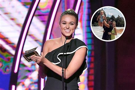 Sadie Robertson WOWs on Dancing with the Stars!