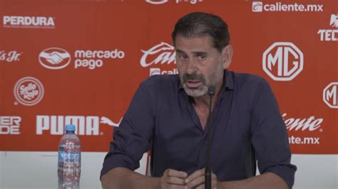 Chivas Revelan reacción de Fernando Hierro por la alineación indebida