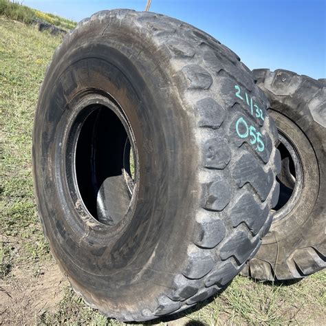 23 5R25 Michelin OTR Tire E 3 L 3 XHA 1 Star CONDITION UsedTREAD DEPTH