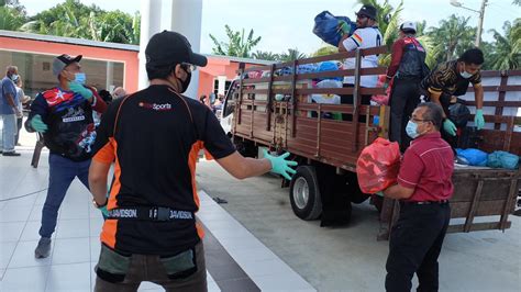 UTM Gerakkan Misi Sukarelawan Bantu Mangsa Banjir UTM NewsHub