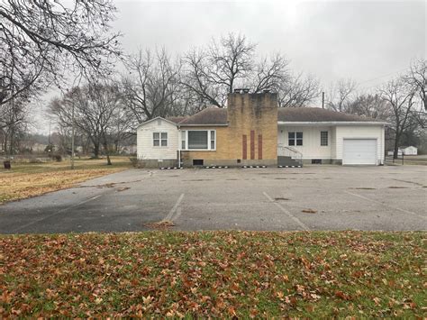 83 South Main St, Cassville, MO 65625 | MLS# 60257404 | Redfin