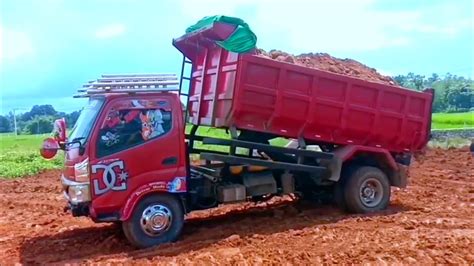 Mobil Dump Truk Toyota Dyna Jomplang Muatan Tanah Timbunan Dump Truck