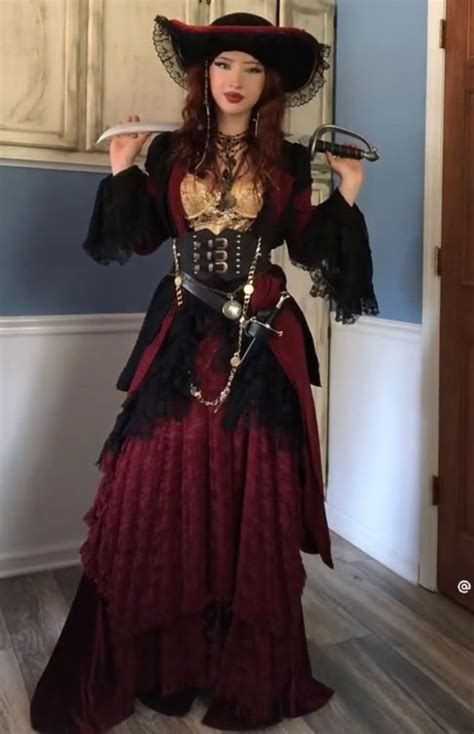 Pin By Kam On Pirates Of The Caribbean Renaissance Fair Outfit Pirate Fashion Fair Outfits