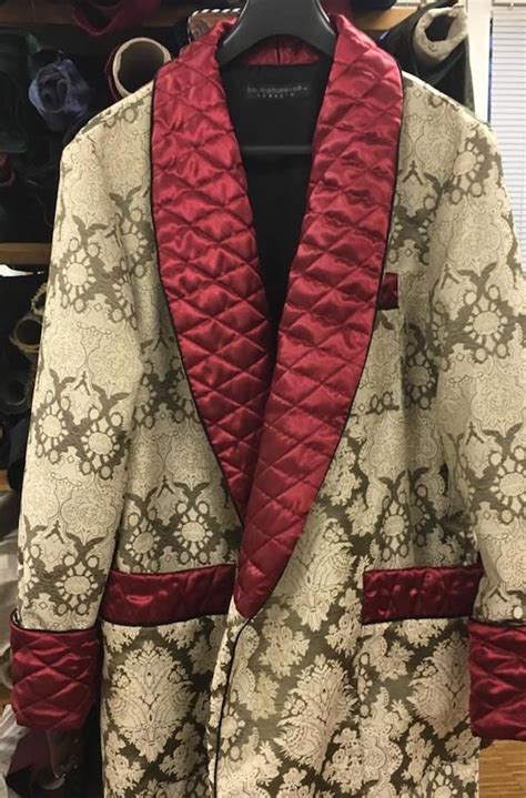 Mens Burgundy And Gold Epic Vintage Style Dressing Gown Gentlemans