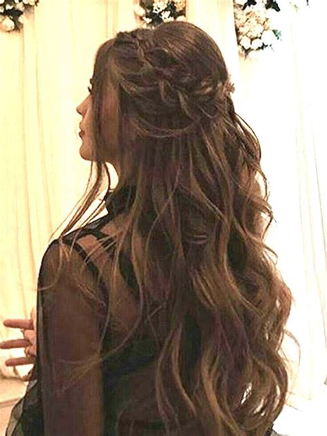 Pin By Nicky Lohil On Hairstyle Graduation Formal Hairstyles For Long Hair Wedding Hairstyles