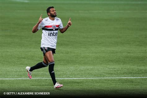 S O Paulo Bate Palmeiras No Allianz Parque E Se Mant M No G Ogol Br