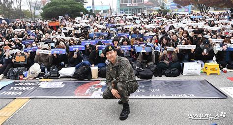 CNBLUE S Jung Yong Hwa Discharged From Military Promises To Show A