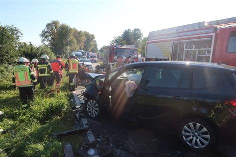 Schwerer Verkehrsunfall auf der Bundesstraße B44 im Kreis Groß Gerau