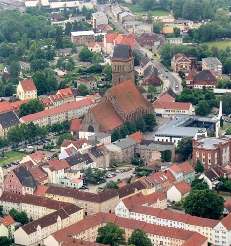 Anklam aus der Vogelperspektive Kirchengebäude der Nikolaikirche in