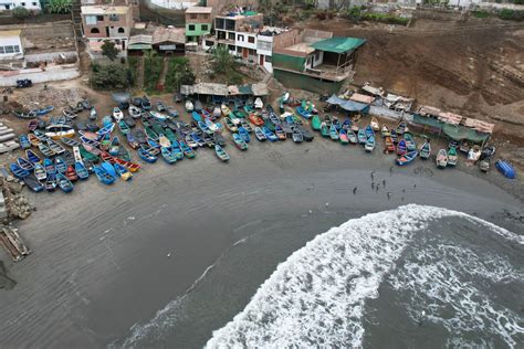 Derrame En Ventanilla Recomiendan No Visitar Playas Afectadas Por