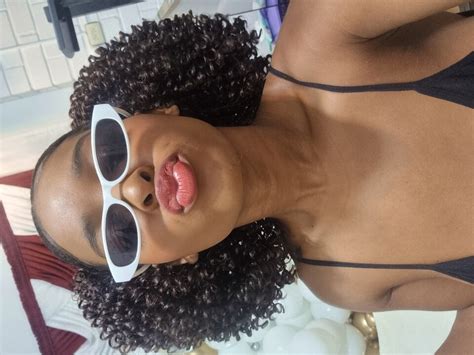 Un Dildo Arcoiris Follando Unas Tetas XHamster