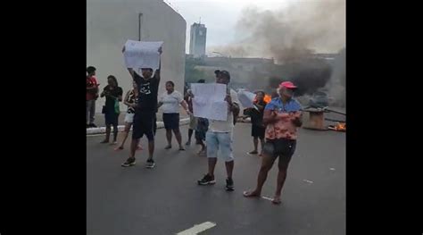 Moradores Do Bairro Do Céu Fecham Rua Em Protesto Após Incêndio