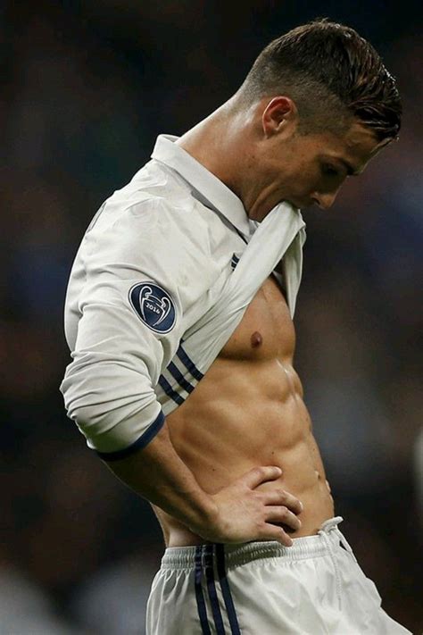 Pin by ray sousa on Pins criados por você Cristiano ronaldo shirtless