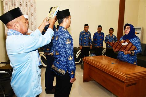 Wabup Suharsi Igirisa Memimpin Pengambilan Sumpah Janji Pns Formasi