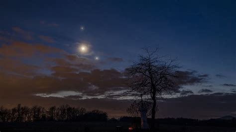 Jupiter And Venus Aligned To Kiss In The Sky Wb