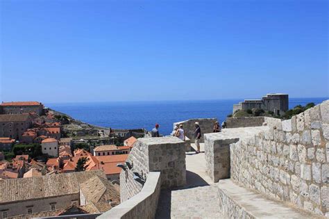 DUBROVNIK OLD TOWN - Wonderful Atmosphere - Croatia Gems