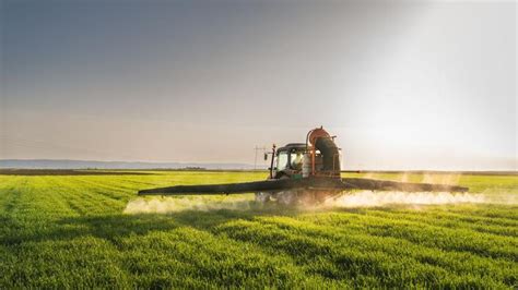 Les autorités sanitaires veulent une surveillance des pesticides dans lair