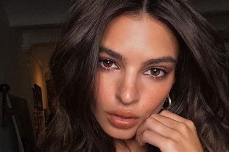 Emily Ratajkowski w bikini w panterkę Prawdziwa z niej kocica WP Gwiazdy