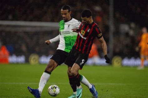 Premier League Bournemouth Est Entr En Contact Avec Joel Matip L