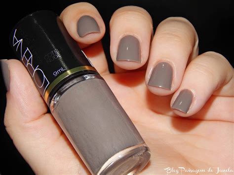 Tons de esmalte nude que estão fazendo sucesso veja