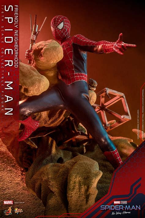The Final Spider Man No Way Home Spidey Swings Into Hot Toys