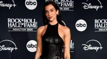 Amandine Petit Sir Ne Sexy En Bikini D Voile Sa Silhouette Lanc E Et Charme Les Internautes