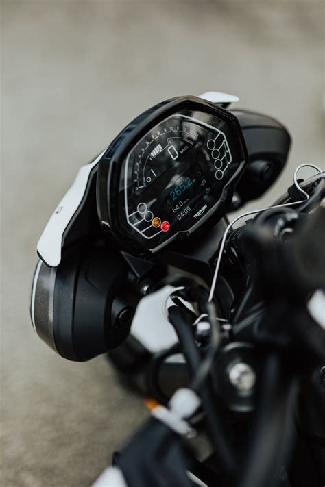 Triumph Street Triple R Mid Naked Vergleichtest
