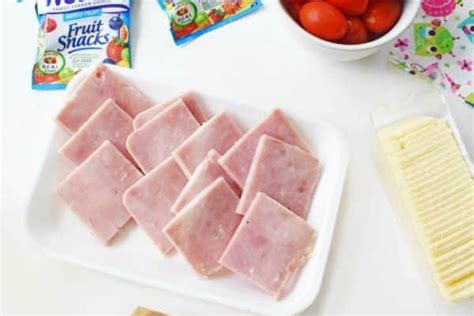 Easy Kids Lunch Idea Ham And Cheese Cracker Stackers With Sides