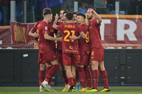 La Roma Passa Contro Il Bologna Crolla La Lazio In Rimonta