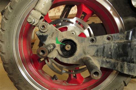 Как снять подшипник заднего колеса на скутере - 90 фото