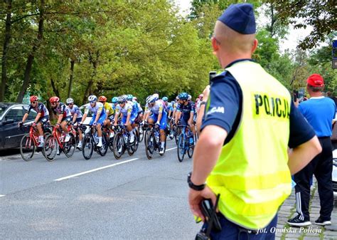 Opolscy Policjanci Zabezpieczaj Tour De Pologne Radio Doxa Fm