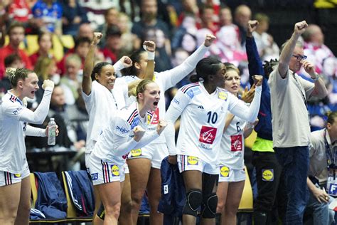 Mondial féminin de handball les Bleues battent la Norvège et