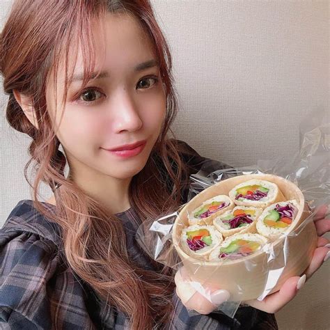 原田彩さんのインスタグラム写真 原田彩instagram「🍱🍱🍱 きのうの姉氏のbdで いなり寿司パーティーしたの‪‪ ︎‬