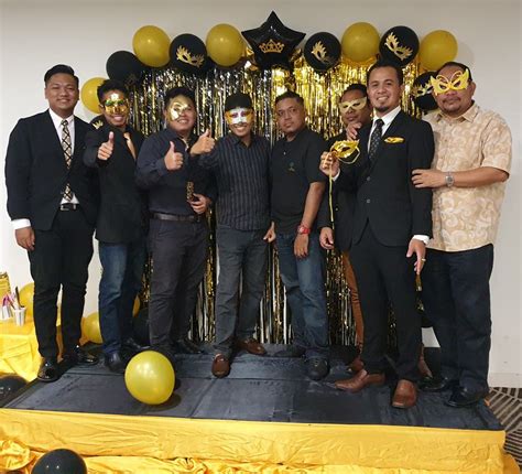 Hitam Gold Baju Dinner Tema Black And Gold Ashwani Kebarung Black